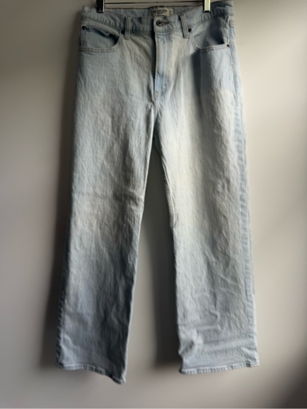 Abercrombie & Fitch The 90’s relaxed Jean high rise